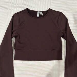 DIVIDED | Women's Ribbed Long Sleeve Crop Top in Brown
